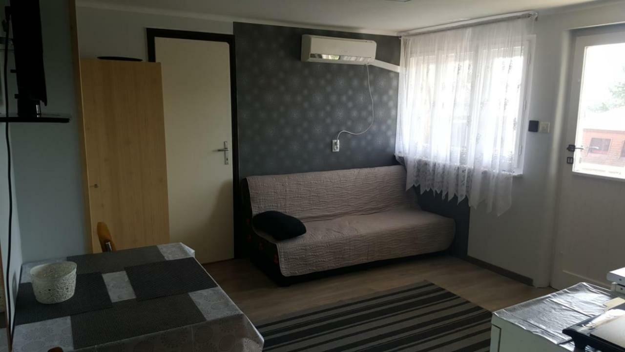 Happy House Apartamento Zalakaros Exterior foto